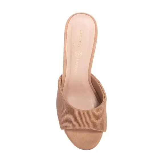 Chinese laundry Rhonda ripple decorative metallic heels sandals tan size 10 NWT