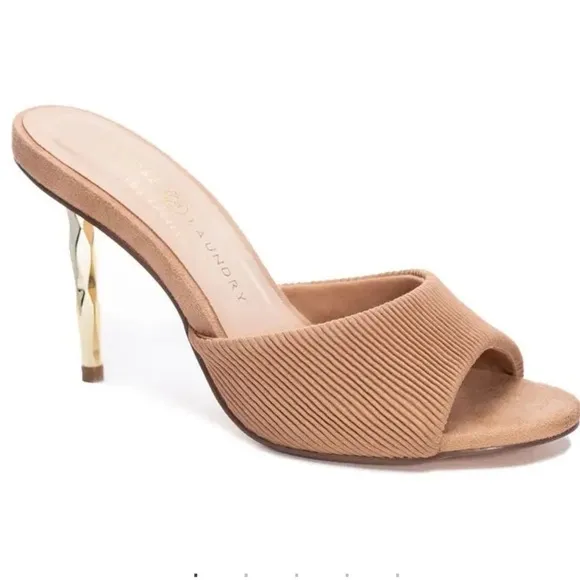Chinese laundry Rhonda ripple decorative metallic heels sandals tan size 10 NWT