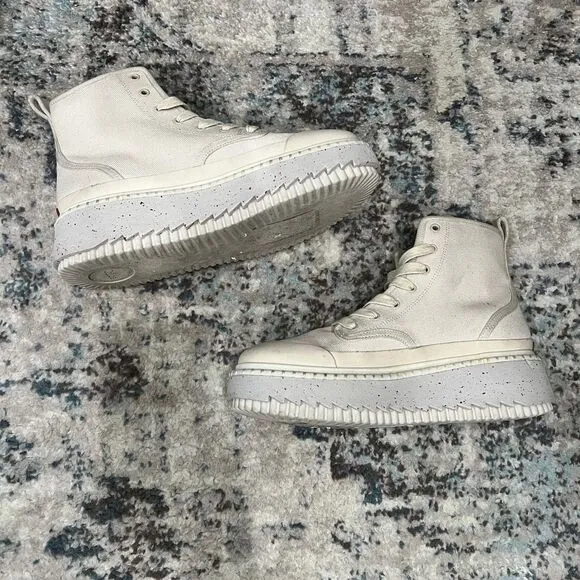 Chloe Off-White Milk Lilli Desert Ankle Boots Size 40 / US 10 Womens