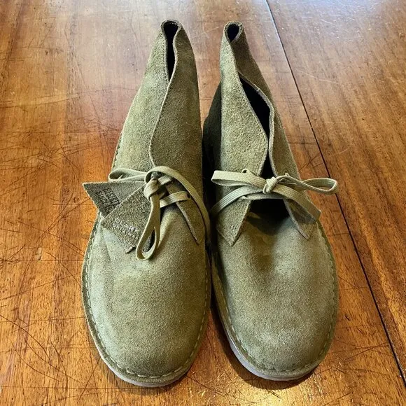 Clark Desert Boots in light green tan. Rare Color. Never worn!