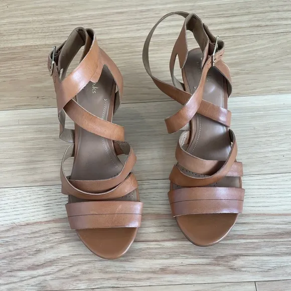 Clarks Artisan Ranae Estelle Strappy Sandals In Cognac