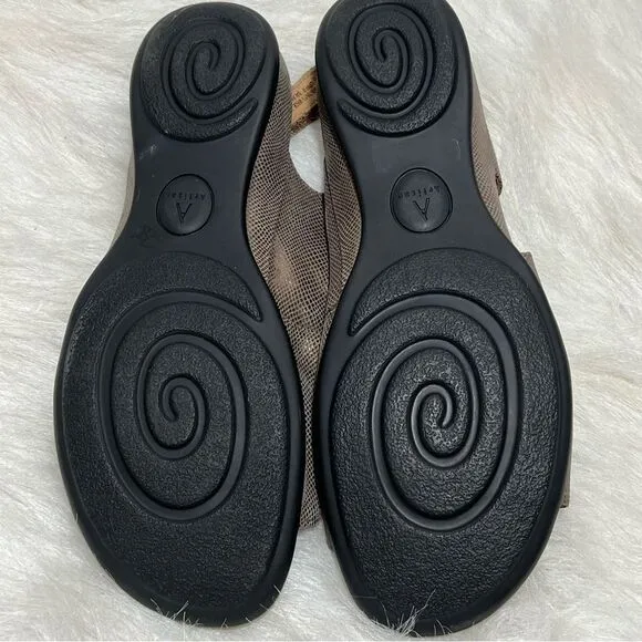Clarks Artisan Tiffani Aldora Metallic Sheen Snakeskin Print Sandals -- 9/5M