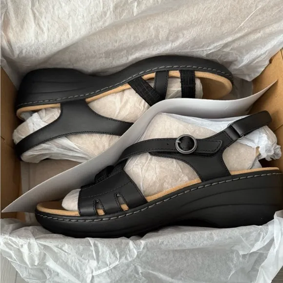 Clarks Black Strappy Leather Sandals with Slingback Merliah Bonita Women’s 11
