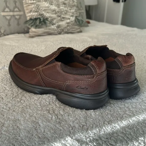 Clarks Collection Men's 9.5 Bradley Free Slip On Comfort Loafers Brown Leather