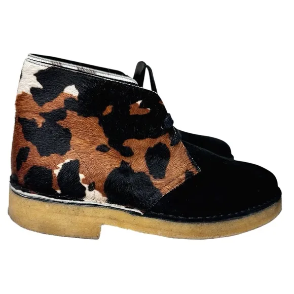 Clark’s Desert Boots Black Suede Cow Print Hair SZ 9.5 Women’s Shoes