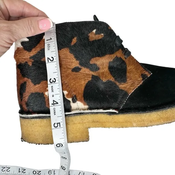 Clark’s Desert Boots Black Suede Cow Print Hair SZ 9.5 Women’s Shoes