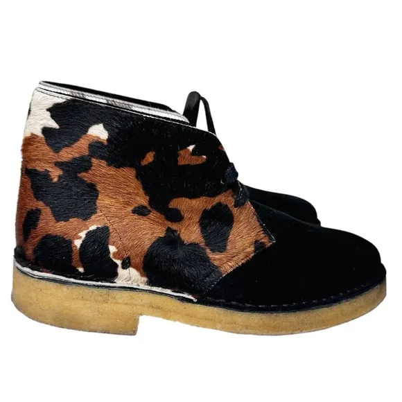 Clark’s Desert Boots Black Suede Cow Print Hair SZ 9.5 Women’s Shoes