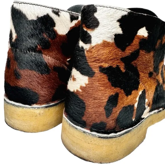 Clark’s Desert Boots Black Suede Cow Print Hair SZ 9.5 Women’s Shoes