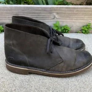 CLARKS Desert Chukka Boots Men's 9.5 Brown Genuine Leather Lace Up Shoes​​