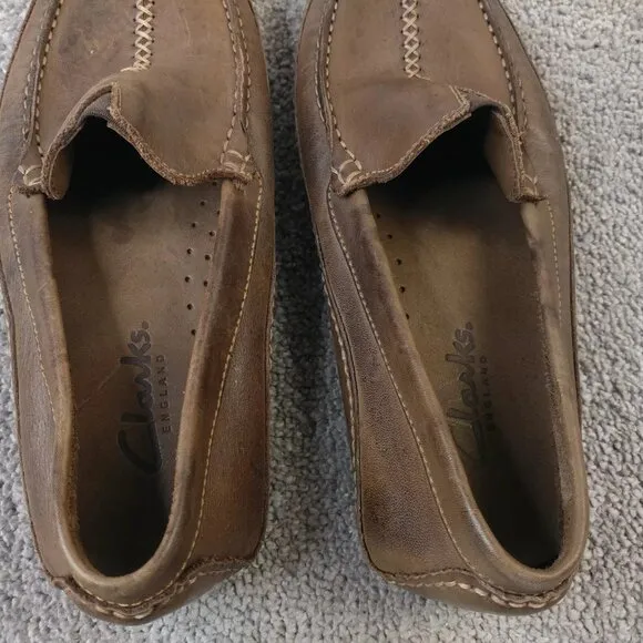 Clarks England Moccasin Loafers Mens Size 8 Shoes Brown Leather Casual Slip On