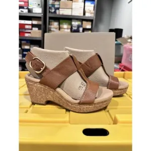 Clarks Giselle Style Sandals Women's 7 M Brown Tan‎ Slingback Leather