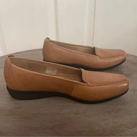 Clarks Haydn Gloss Slip on Loafers Tan Lizard