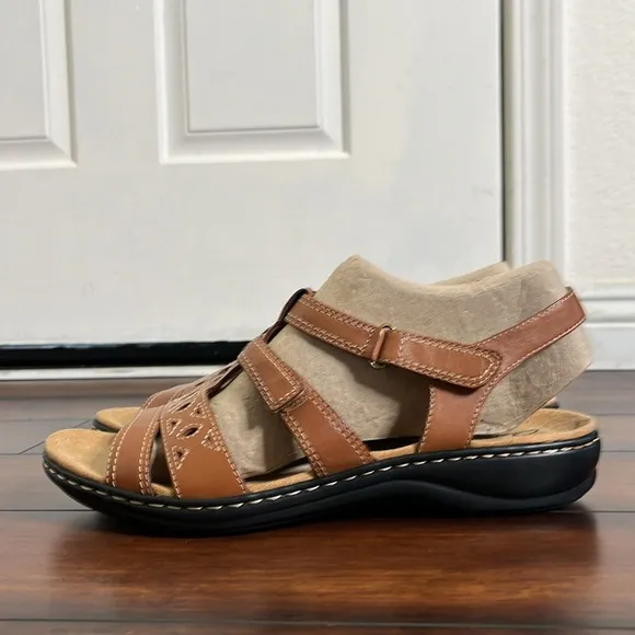Clark's Leather Multi Strap Leather Sandals Brown Women's size 11 W Comfy NWOB