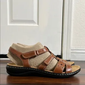 Clark's Leather Multi Strap Leather Sandals Brown Women's size 11 W Comfy NWOB