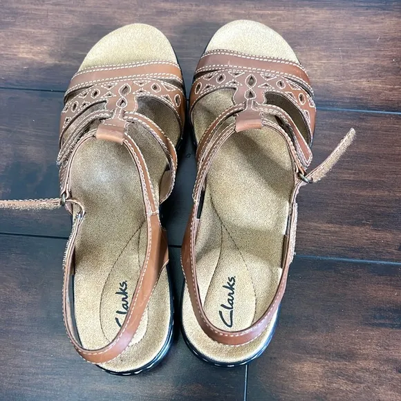 Clark's Leather Multi Strap Leather Sandals Brown Women's size 11 W Comfy NWOB