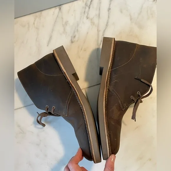 Clark’s, men’s 12, dark brown leather chukka desert boots, like new condition