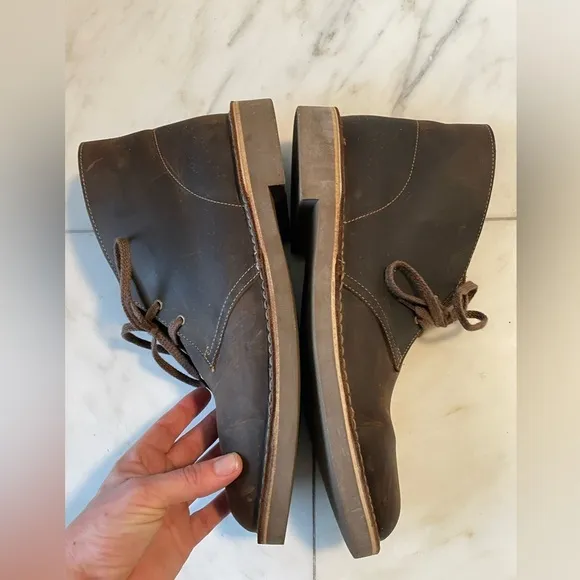 Clark’s, men’s 12, dark brown leather chukka desert boots, like new condition