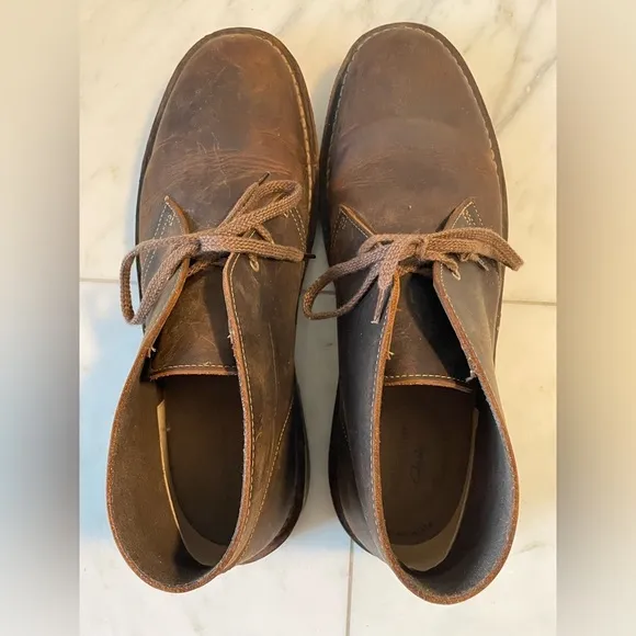 Clark’s, men’s 12, dark brown leather chukka desert boots, like new condition