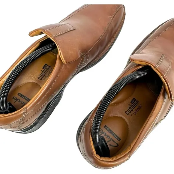 Clark’s | Men’s 9.5 Brown Leather‎ Slip Ons Loafers