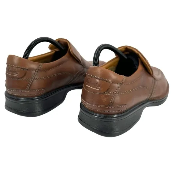 Clark’s | Men’s 9.5 Brown Leather‎ Slip Ons Loafers