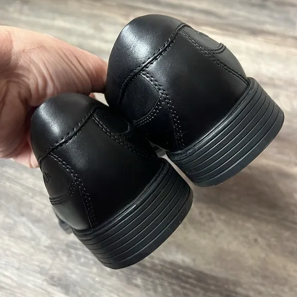 Clarks Men’s Black Leather Tilden Free Slip-On Loafers Sz 8.5 M 🕶️