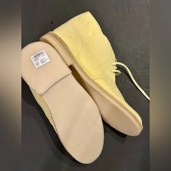 Clarks Mens Desert Boot Yellow Boots (NWT) size 13