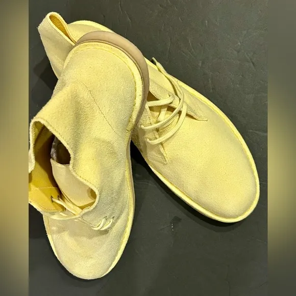 Clarks Mens Desert Boot Yellow Boots (NWT) size 13
