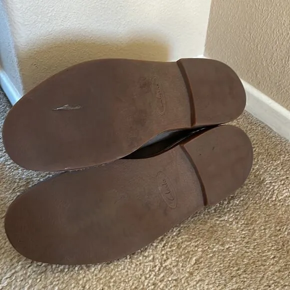 Clarks Original Desert boots in gray canvas.
