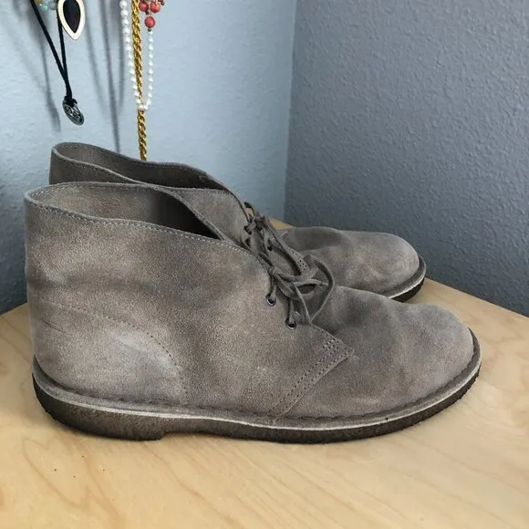 Clark’s Original Desert Chukka Boots in Oakwood Suede