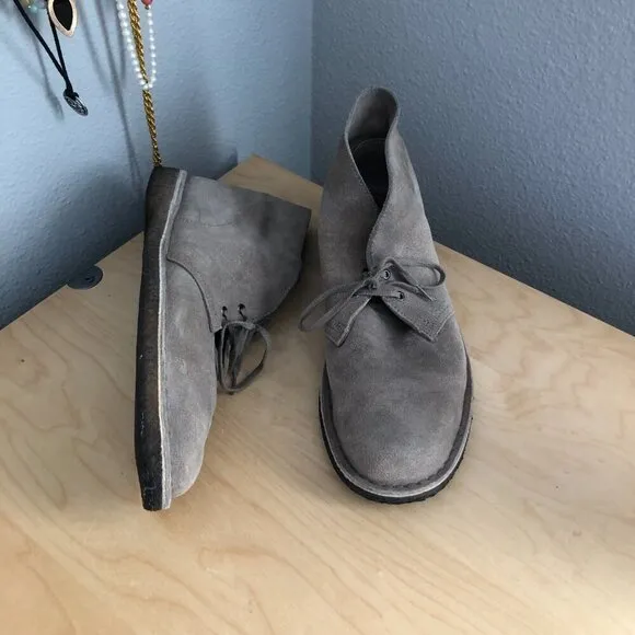 Clark’s Original Desert Chukka Boots in Oakwood Suede