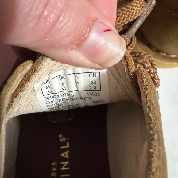 Clarks Original for Toddlers Size 6W Desert Chukka Boots Brown Leather Shoes