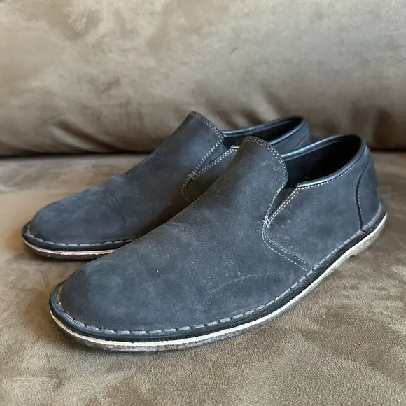Clarks Original’s Black Leather Slip On Loafers