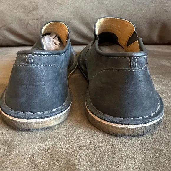 Clarks Original’s Black Leather Slip On Loafers