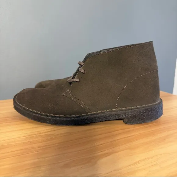 Clarks Originals Desert Boots Dark Brown Suede chukka style men’s sz 8.5