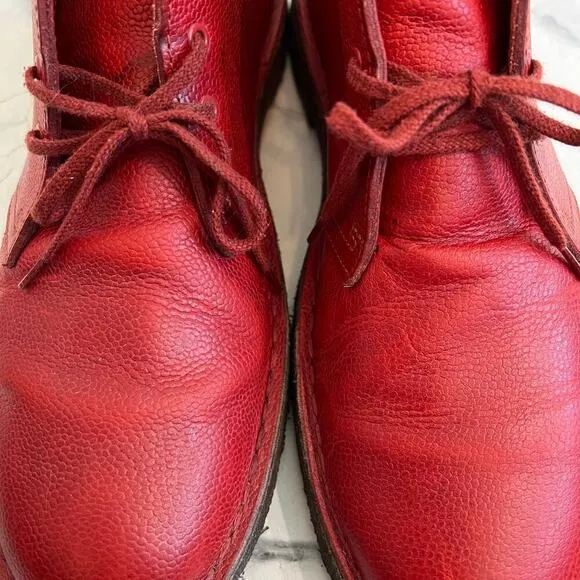 Clarks Originals Red Pebbled Leather Desert Ankle Boots Gum Soles RARE Size 9.5