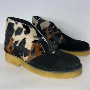 Clarks Originals Women's 8 Black Cow Print Suede 221 Desert Boots