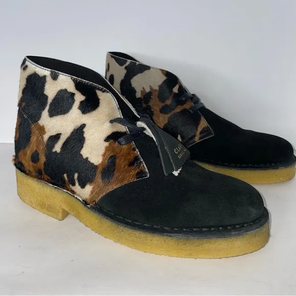Clarks Originals Women's 8 Black Cow Print Suede 221 Desert Boots