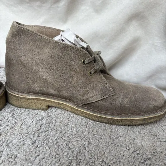 Clarks Originals Women's Taupe Desert Boots Size 7 Suede Gum Crepe Sole Chukka