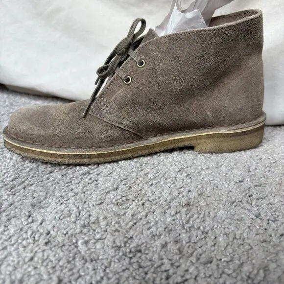 Clarks Originals Women's Taupe Desert Boots Size 7 Suede Gum Crepe Sole Chukka