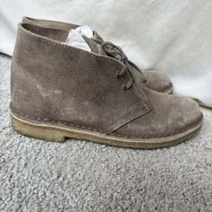 Clarks Originals Women's Taupe Desert Boots Size 7 Suede Gum Crepe Sole Chukka