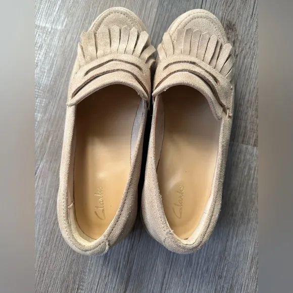 Clark’s Orinoco 2 Suede Loafers Slip On Shoes Beige Sand Fringe Tassels 6.5 37