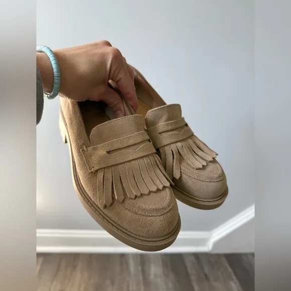 Clark’s Orinoco 2 Suede Loafers Slip On Shoes Beige Sand Fringe Tassels 6.5 37