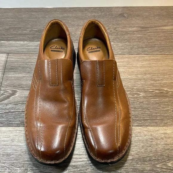 Clarks slip ons loafers men’s size 10.5 (d135)