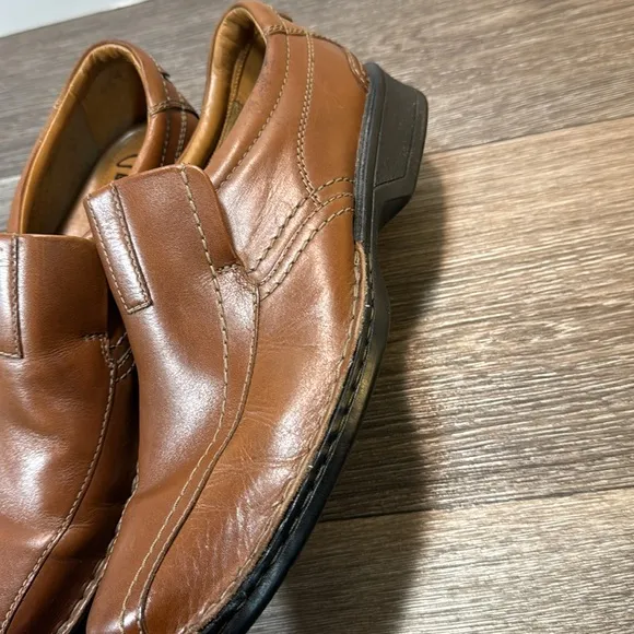 Clarks slip ons loafers men’s size 10.5 (d135)