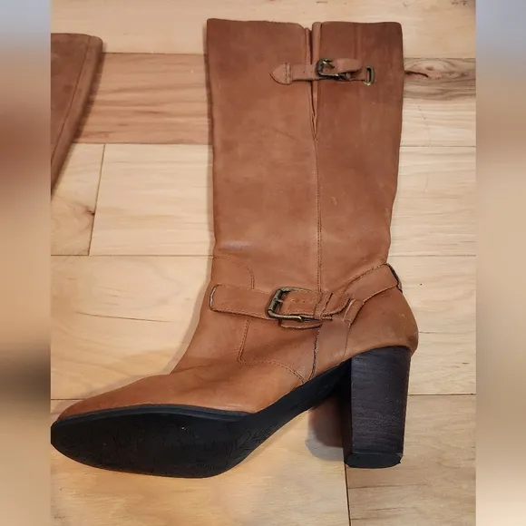 Clarks Tan Leather Heel Riding Boots size 9M