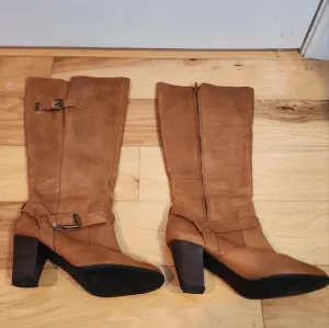 Clarks Tan Leather Heel Riding Boots size 9M