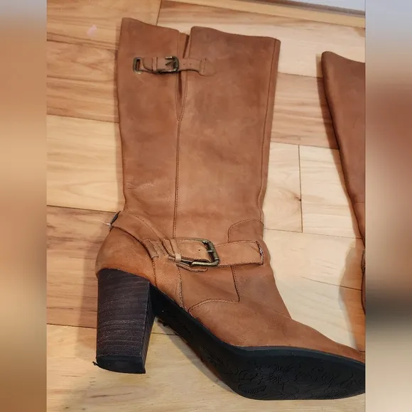 Clarks Tan Leather Heel Riding Boots size 9M