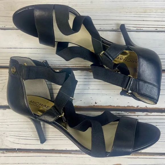 CLEANED 8M MICHAEL KORS Wendy Black Leather Heels Crisscross Strappy Sandals