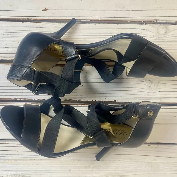 CLEANED 8M MICHAEL KORS Wendy Black Leather Heels Crisscross Strappy Sandals