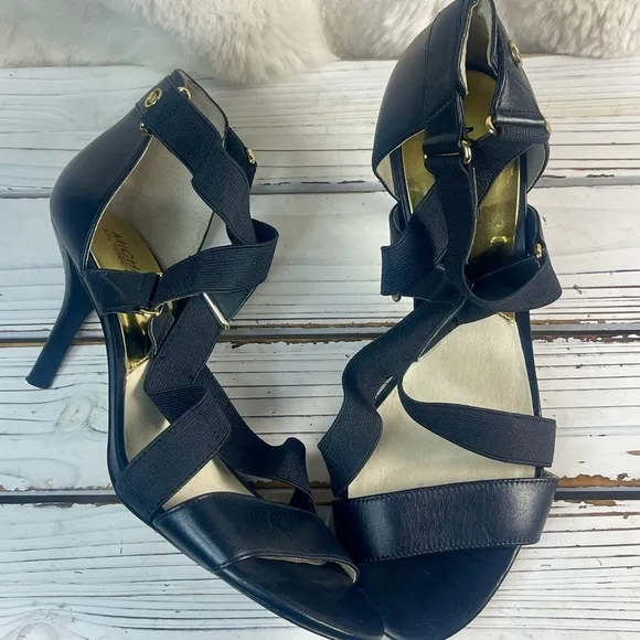 CLEANED 8M MICHAEL KORS Wendy Black Leather Heels Crisscross Strappy Sandals